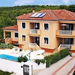 Apartman In With Balcony, Air Conditioning, Wifi 858-3 *