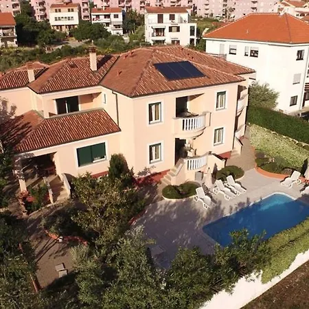 In With Balcony, Air Conditioning, Wifi 858-3 Apartment *