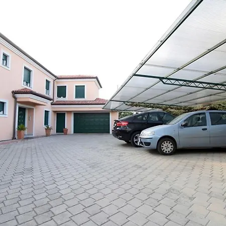 In With Balcony, Air Conditioning, Wifi 858-3 Apartman