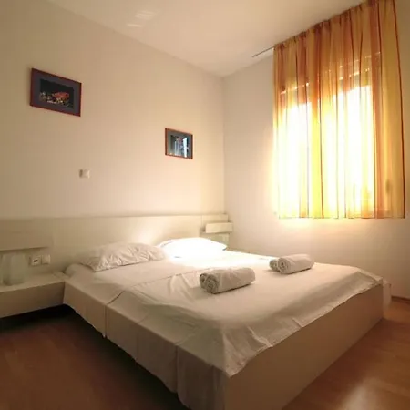 In With Balcony, Air Conditioning, Wifi 858-3 Apartment *