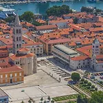 아파트 In With Balcony, Air Conditioning, Wifi 858-3 *