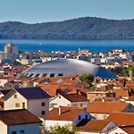 In With Balcony, Air Conditioning, Wifi 858-3 아파트