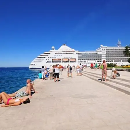 In With Balcony, Air Conditioning, Wifi 858-3 アパート ザダル