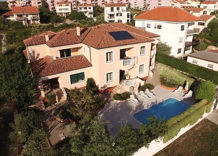 In With Balcony, Air Conditioning, Wifi 858-3 Apartamento *