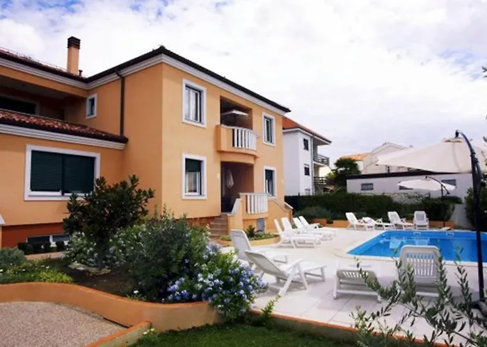 In With Balcony, Air Conditioning, Wifi 858-3 *