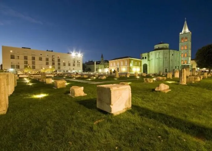 In With Balcony, Air Conditioning, Wifi 858-3 *